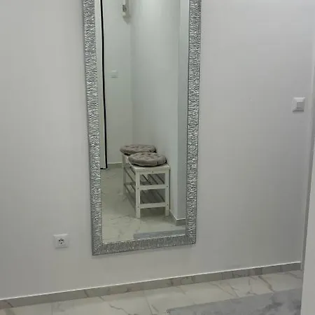 Ad Apartment